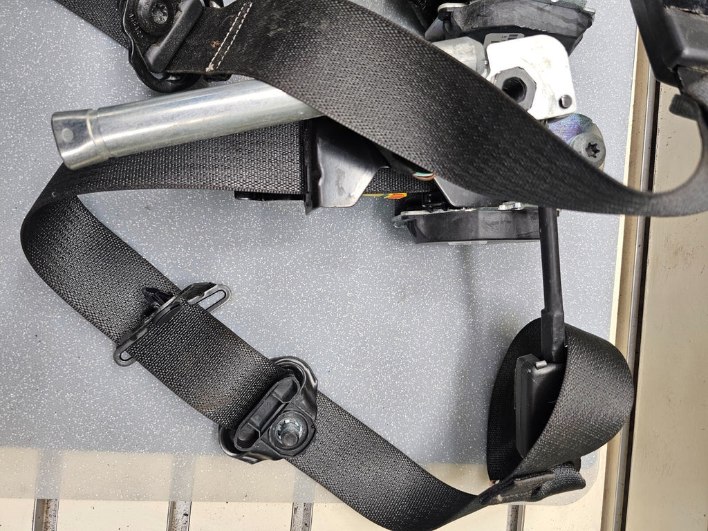 10-17 CHEVY EQUINOX TERRAIN DRIVER PASSENGER FRONT SEAT BELTS RETRACTOR ASSEMBLY