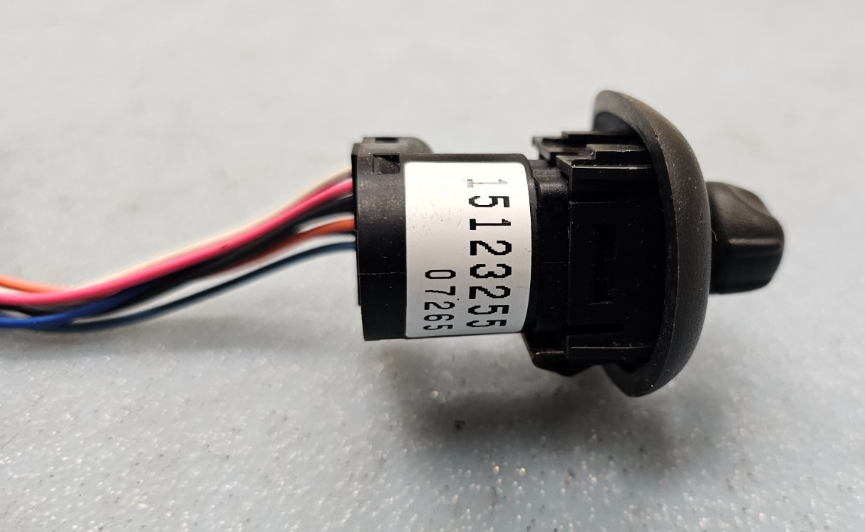 🔥02-09 TRAILBLAZER ENVOY A LEFT DRIVER POWER MIRROR DOOR CONTROL SWITCH BLACK