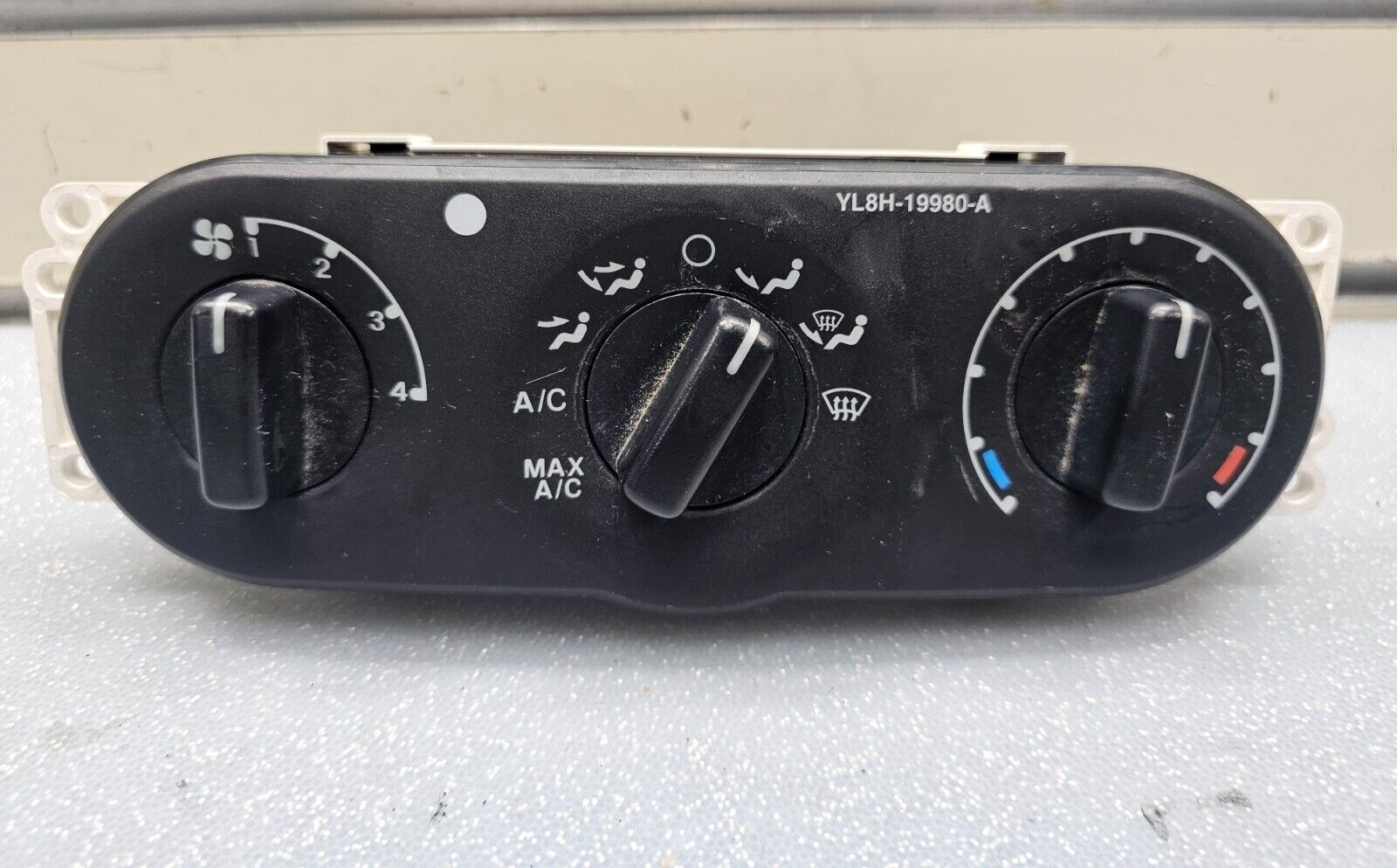 01-07 Escape Mariner Dash AC Heater Climate Temperature control Conditioner OEM