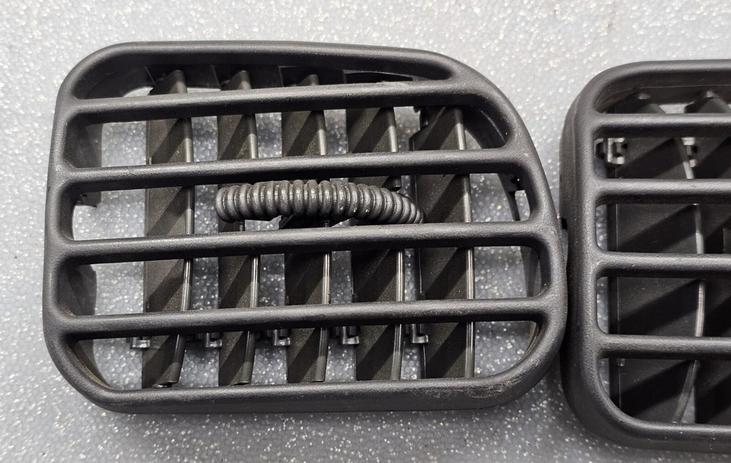 98-05 S10 BLAZER SONOMA PICKUP TRUCK DASH CENTER HEATER AIR VENT CLIMATE FILTER