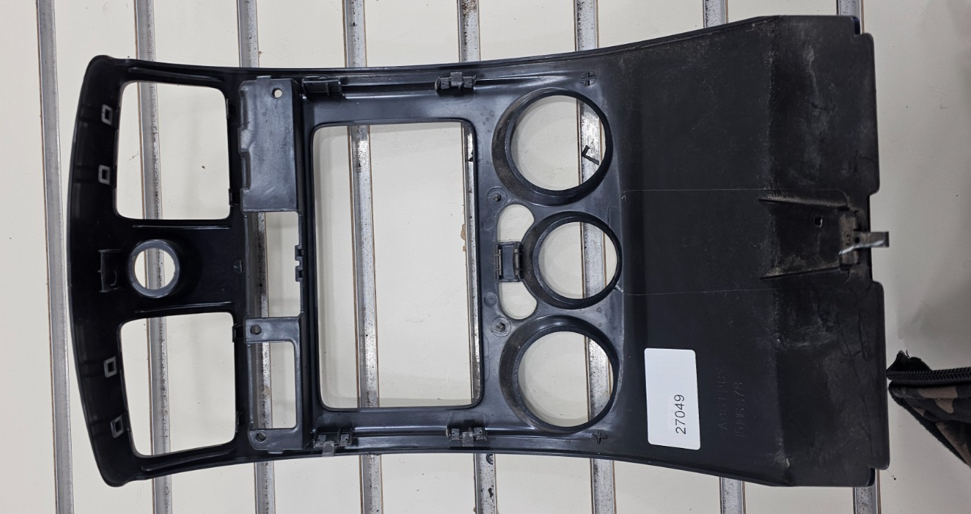 🔥2004-2012 CHEVY COLORADO GMC CANYON CENTER DASH RADIO VENT BEZEL BLACK