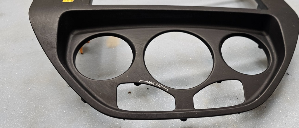 🔥05-07 FOCUS CENTER DASH RADIO STEREO CLIMATE CONTROL BEZEL TRIM PANEL BLACK