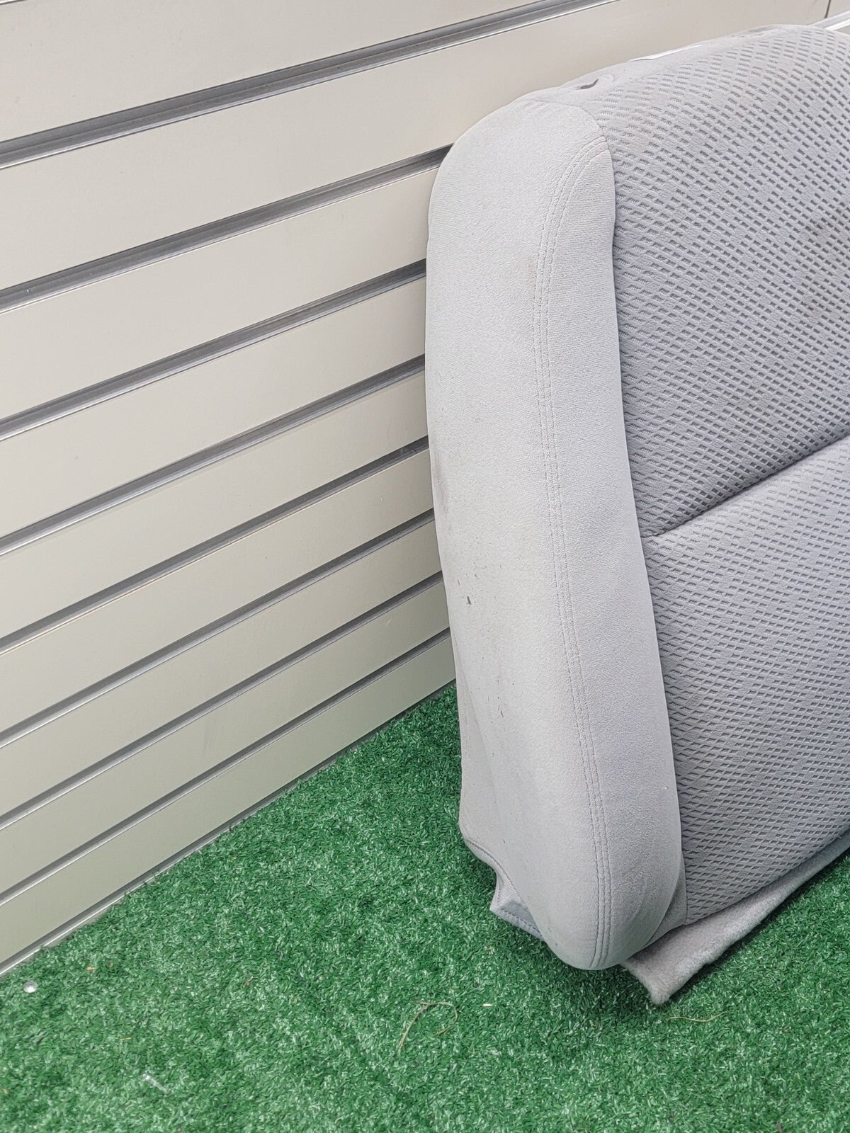 🔥07-13 GMC Sierra 1500 2500 3500 Seat rest cushion cloth front right gray V4