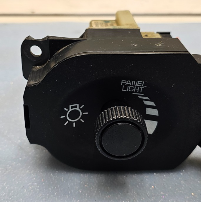 🔥2000-2005 Chevrolet Monte Carlo & Impala Dome Light Fog Light Switch OEM