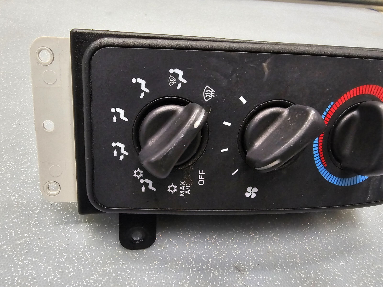 98-01 Dodge RAM Dash AC Heater CLIMATE Temperature Control Conditioner Assembly