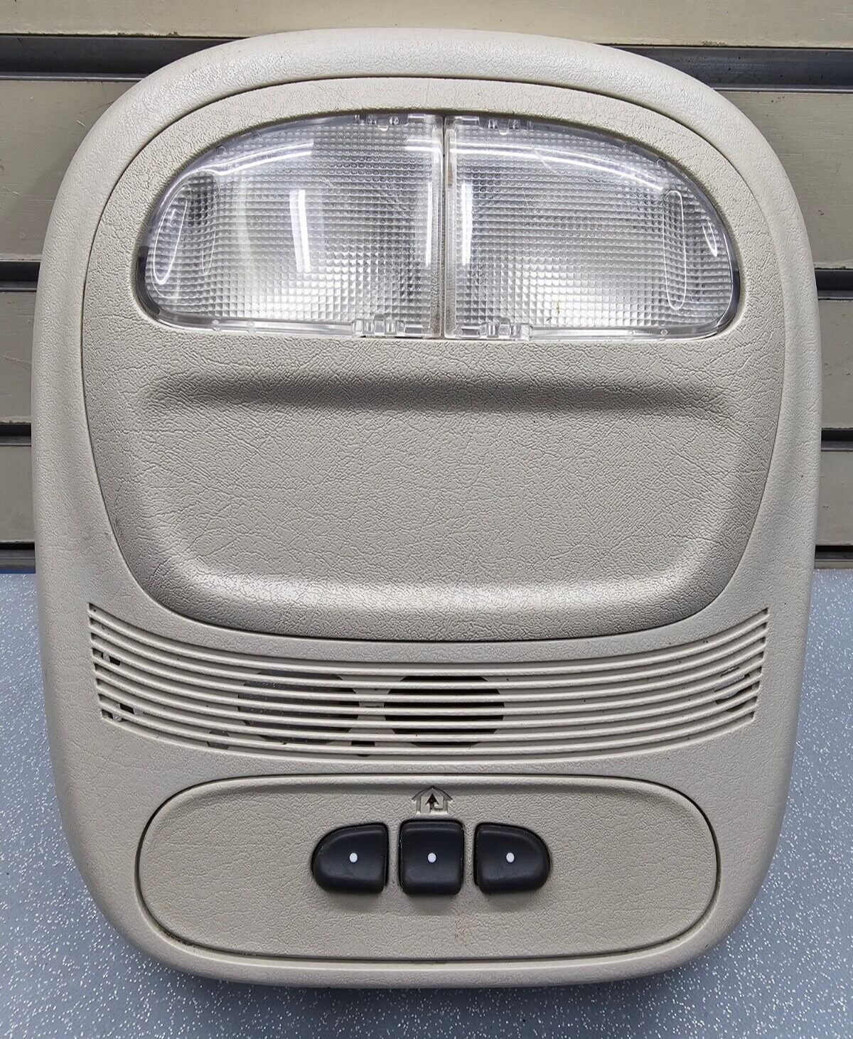 🔥02-09 TRAILBLAZER ENVOY OVERHEAD CONSOLE DOME LIGHT MAP STORAGE ASSEMBLY TAN