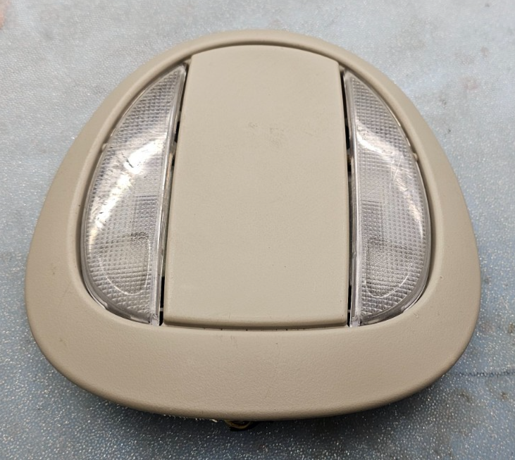 🔥01-07 Grand Caravan Town Country Overhead Console Dome Map light Assembly Tan