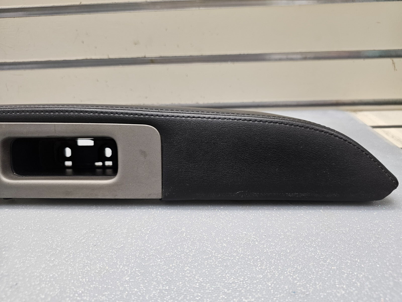 🔥07-14 LINCOLN NAVIGATOR REAR LEFT DRIVER DOOR WINDOW SWITCH ARM REST HANDLE