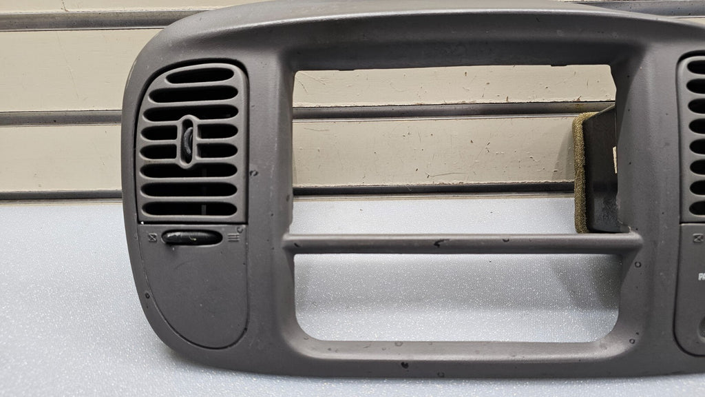 🔥97-03 Ford F150 Center Dash AM FM Radio Climate Trim Stereo BEZEL Panel Gray