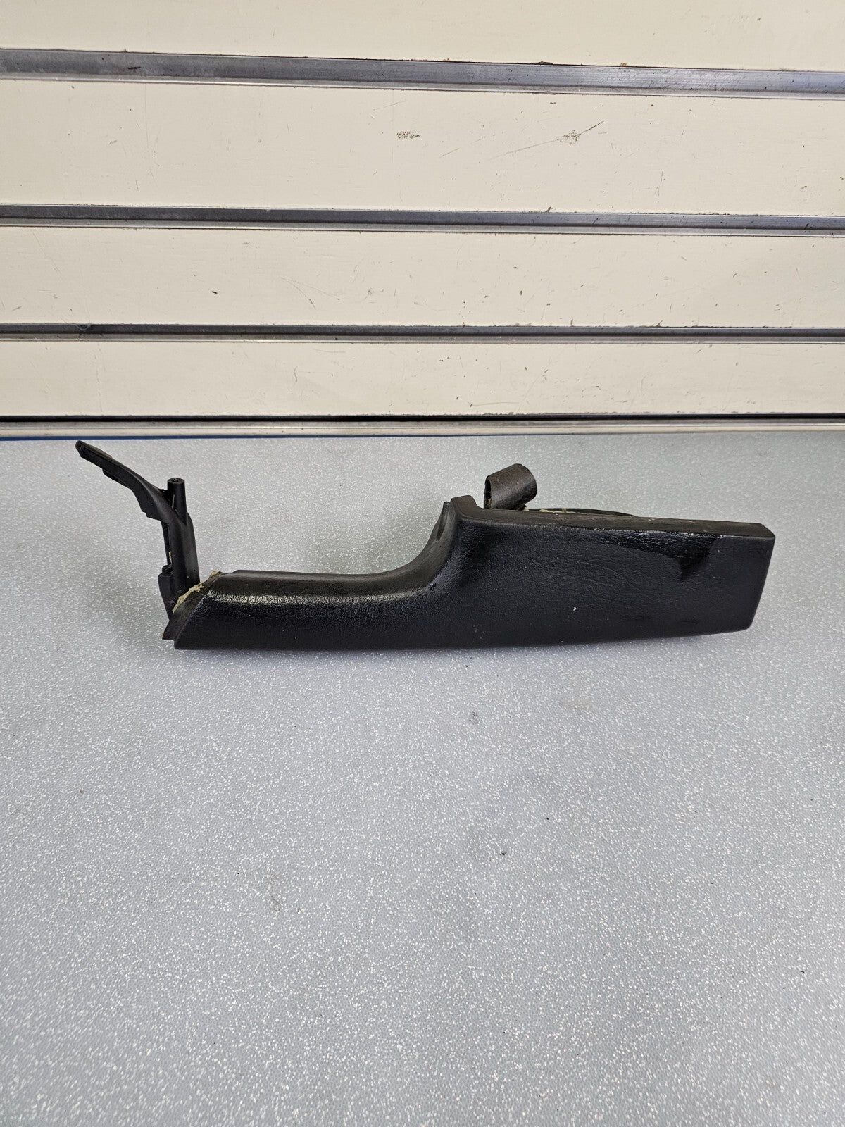 🔥02-09 TRAILBLAZER Door Panel ARMREST Pull Handle FrontRIGHT Passenger BLACK H4