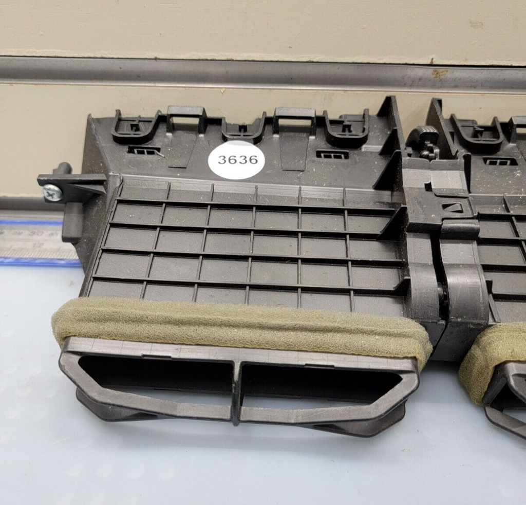 🔥2010-2012 Nissan Versa Dash Panel A/C Center Upper Air Vent Grilles OEM