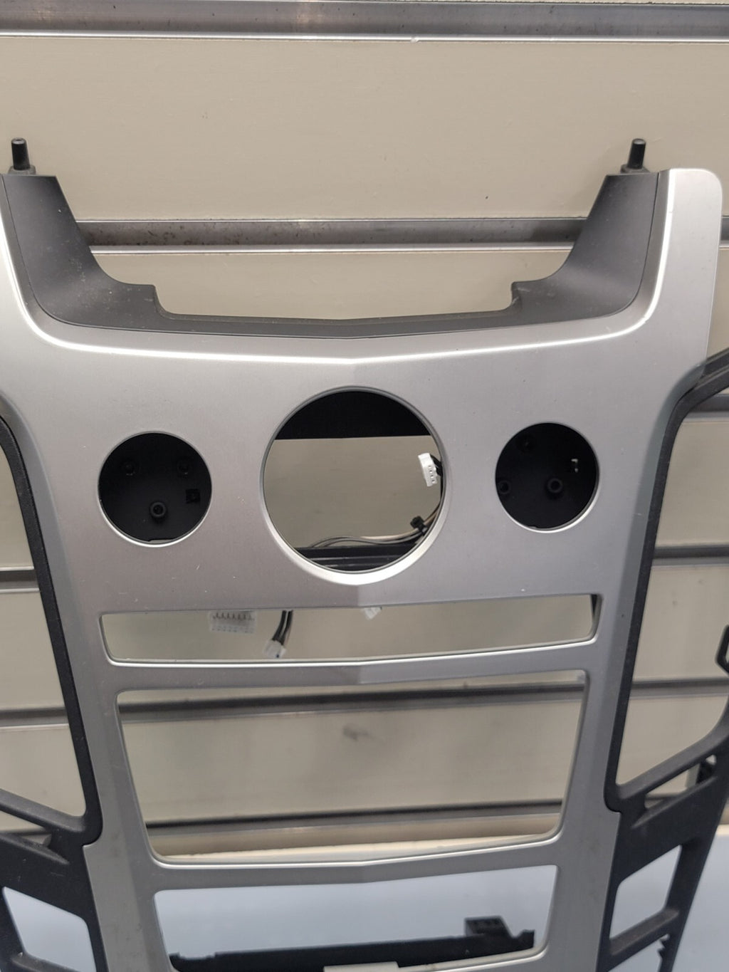 🔥2008-2013 Cadillac CTS Radio Control Panel trim bezel SILVER B44