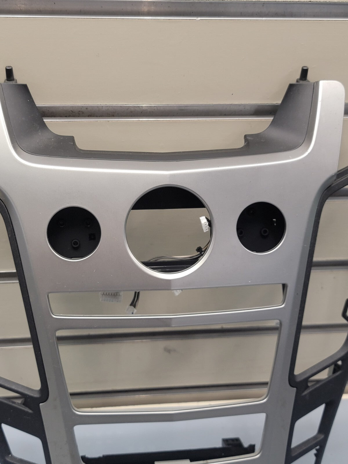 🔥2008-2013 Cadillac CTS Radio Control Panel trim bezel SILVER B44