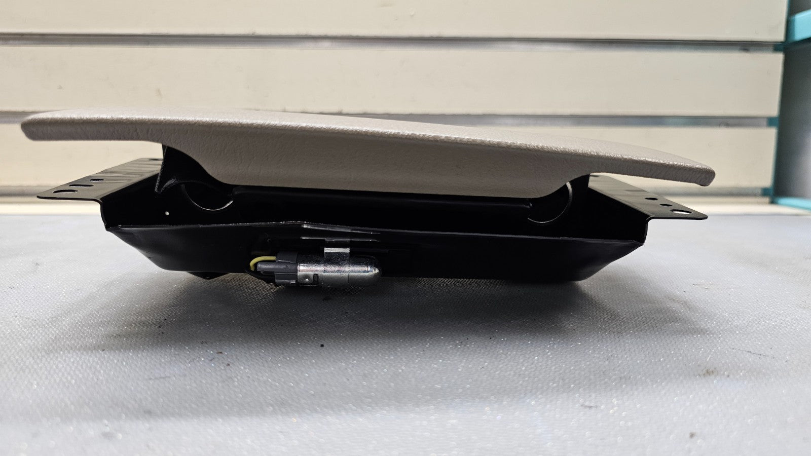 🔥00-05 Buick Lesabre Dash Mounted Ashtray Pull Down Ash Tray Tan OEM