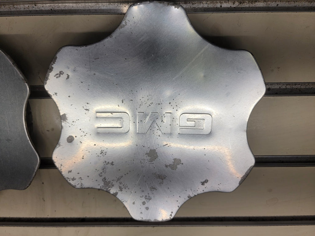 🔥01- 06 GMC Sierra Yukon Denali 1500 wheel Center Hub Cap OEM