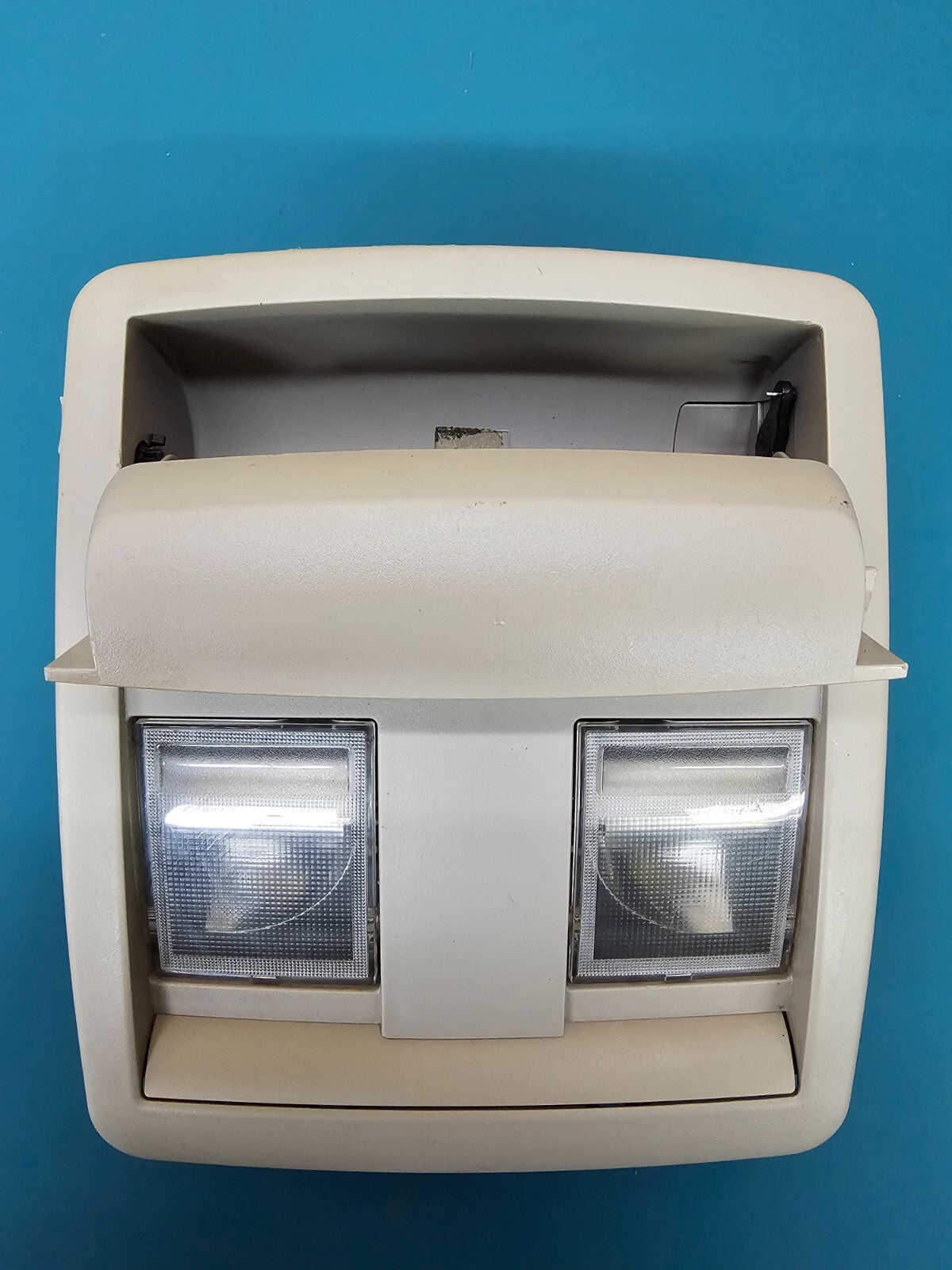 05-10 Jeep Grand Cherokee Overhead Console Dome Map Light Compartment Light GRAY