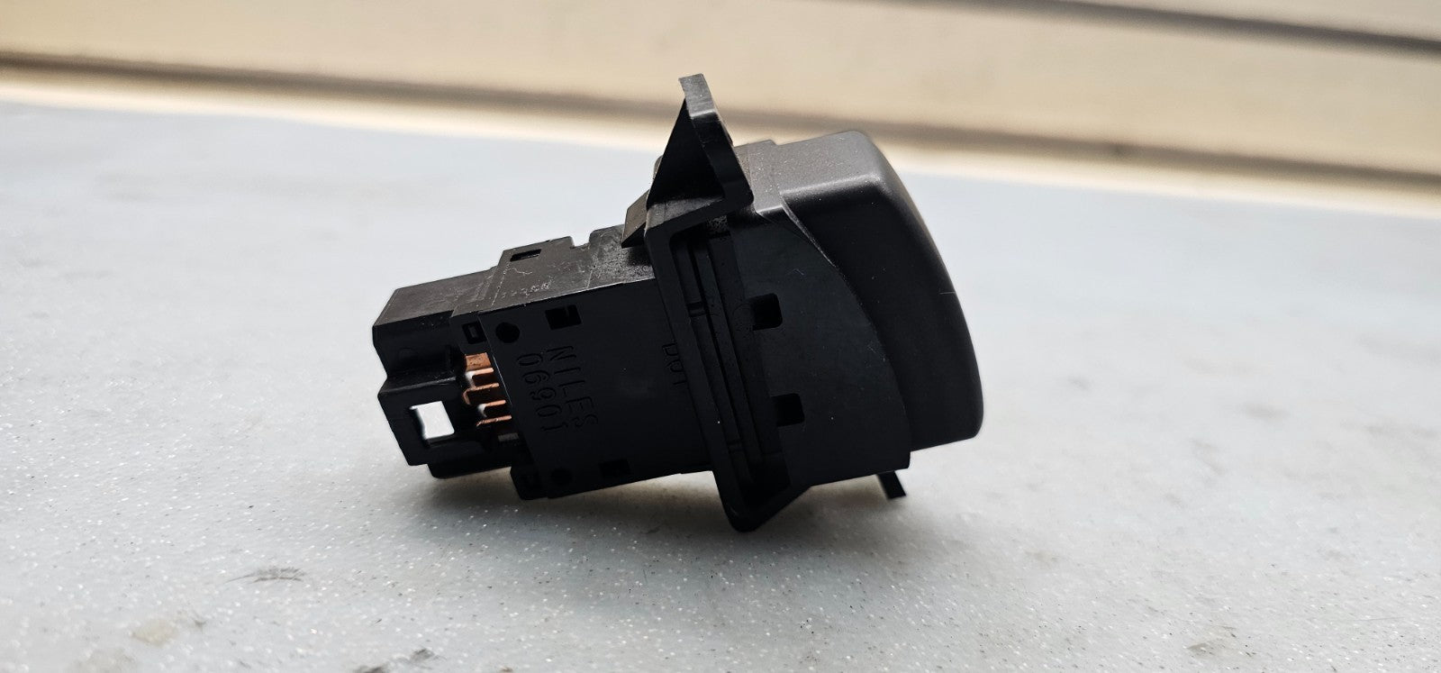 🔥00-04 SUBARU OUTBACK SEDAN 4-DR EMERGENCY HAZARD CONTROL SWITCH BUTTON BLACK