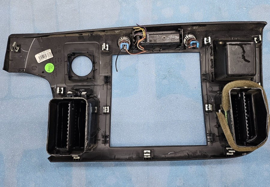 🔥07-13  GMC Sierra Chevy Silverado center dash radio climate trim bezel black