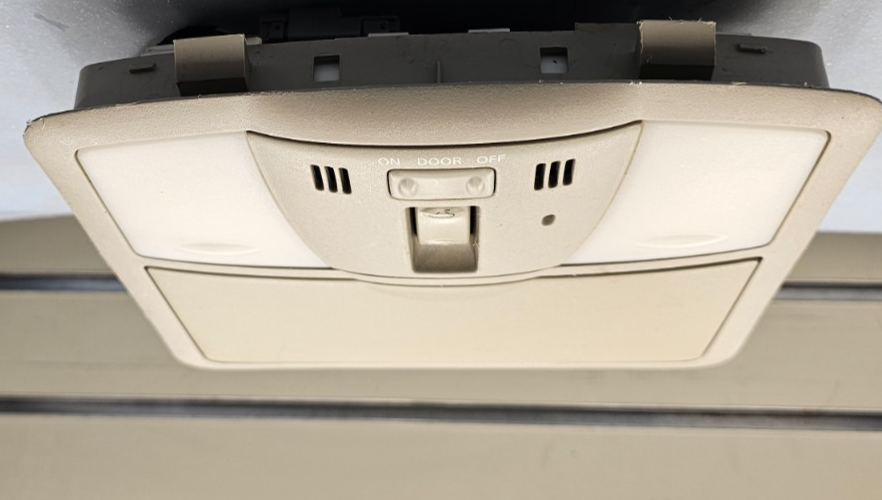 🔥07-14 Maxima Murano Altima Overhead Console Storage Dome Map Lamp Tan