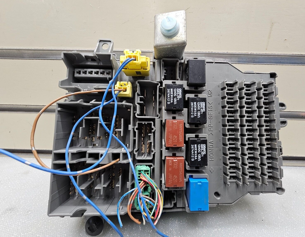 🔥03-05 Honda Accord 4cyl 4dr sedan INTERIOR Engine Fuse Relay Box Compartment