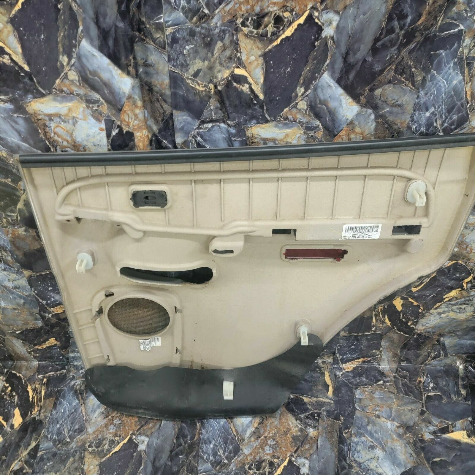🔥99-06 Silverado SIERRA Door Panel Rear LEFT /No Arm LIGHT GRAY H2 D7