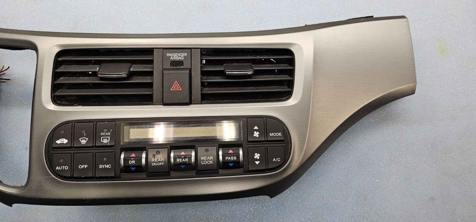 🔥05-10 Honda Odyssey Center Dash Radio Climate Control Bezel Trim Panel silver