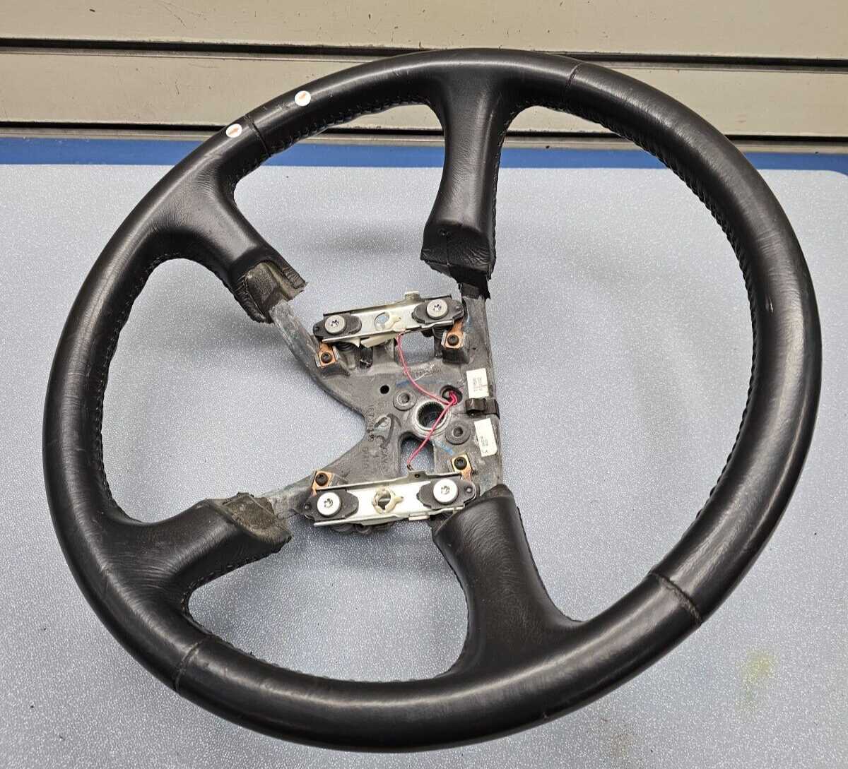 99-02 Chevy Silverado Tahoe Suburban Blazer SONOMA Steering Wheel Leather black