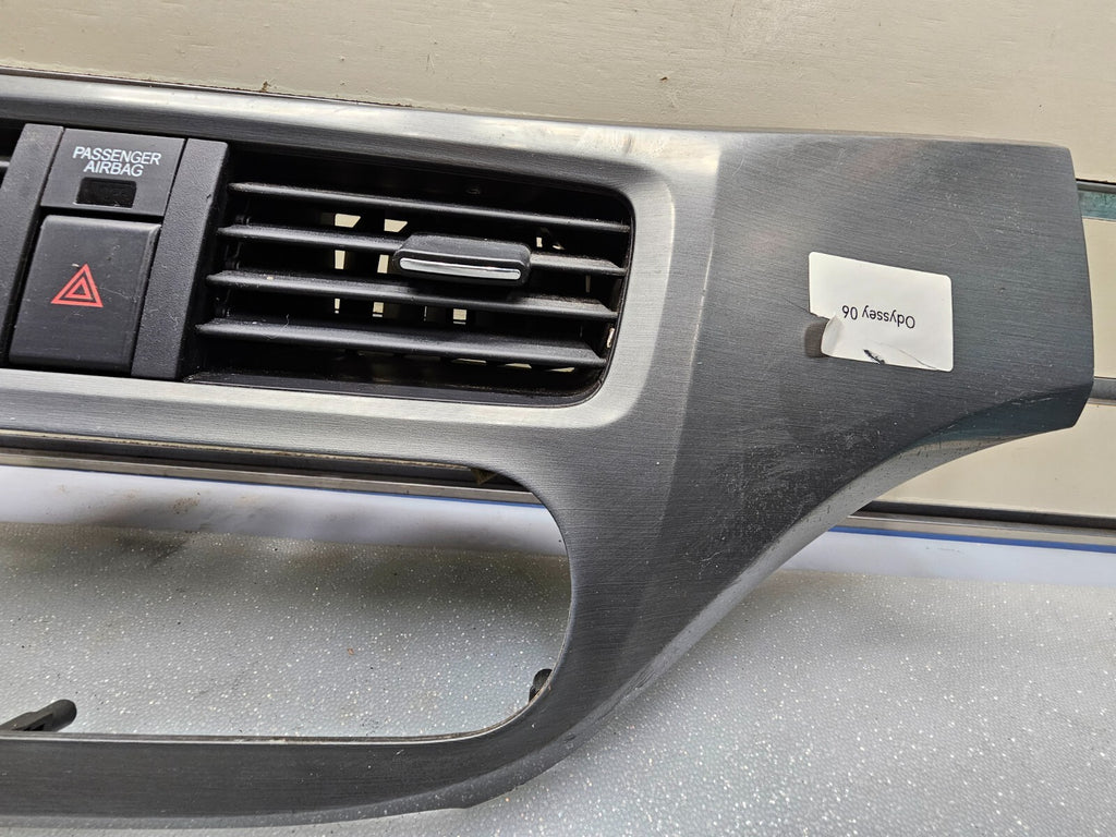 05-10 Honda Odyssey Center Dash Radio Climate Control Bezel Trim Panel Dark Gray