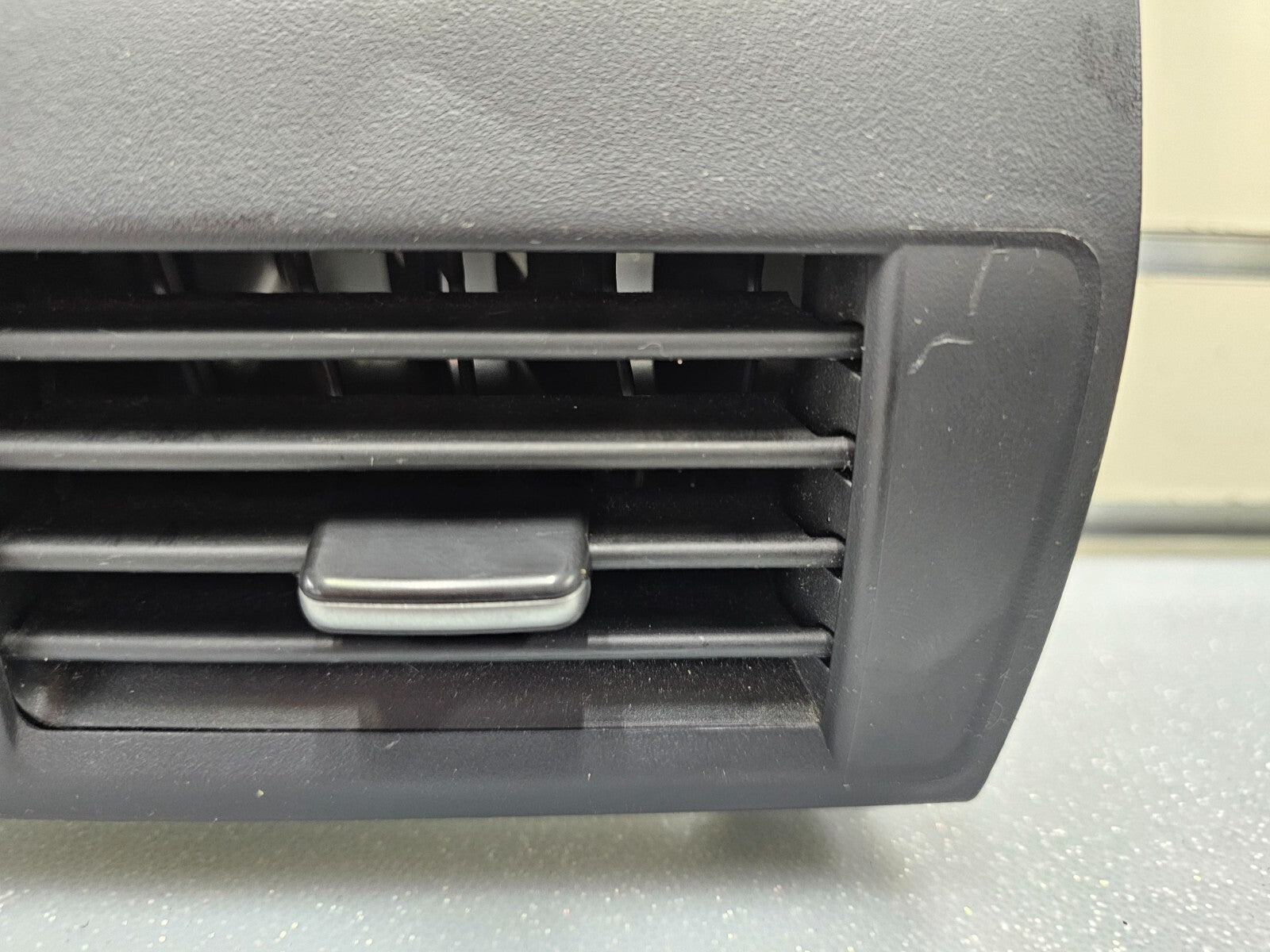 🔥04-08 MAZDA 3 MAZDA3 FRONT CENTER DASH VENT HAZARD BUTTON BEZEL TRIM OEM BLACK