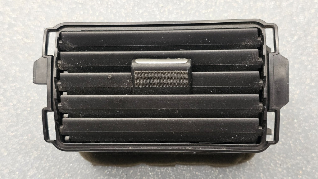 05-07 FORD FIVE HUNDRED Dash Center Right Passenger AC A/C AIR VENT Panel Black