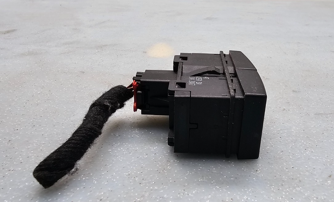 🔥05-07 FORD Focus Emergency Hazard Light Flasher Button Control Switch  BLACK