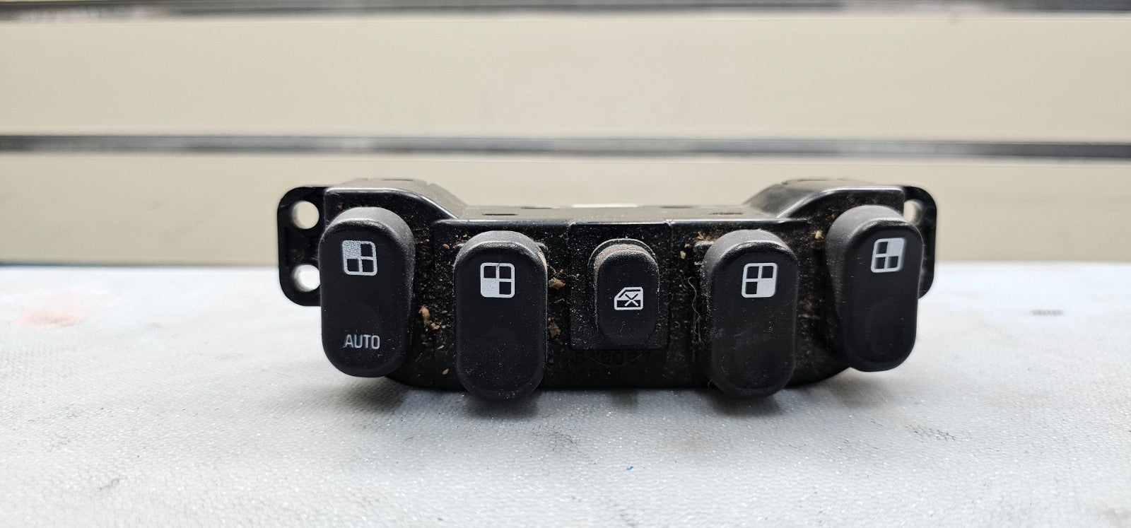 🔥05-06 Equinox Left Driver Master Power Window Door Switch Black Assembly Black