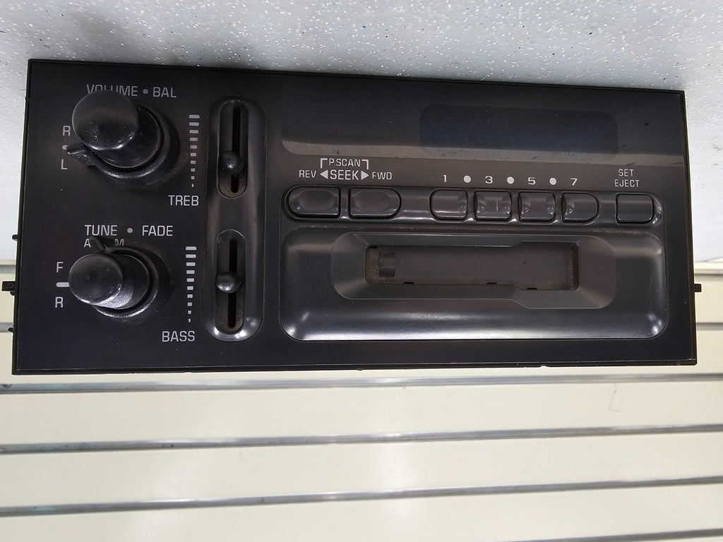 🔥82-87 Chevy Delco AM/FM radio, fits Malibu, Cutlass, Monte Carlo, PN: 16194545