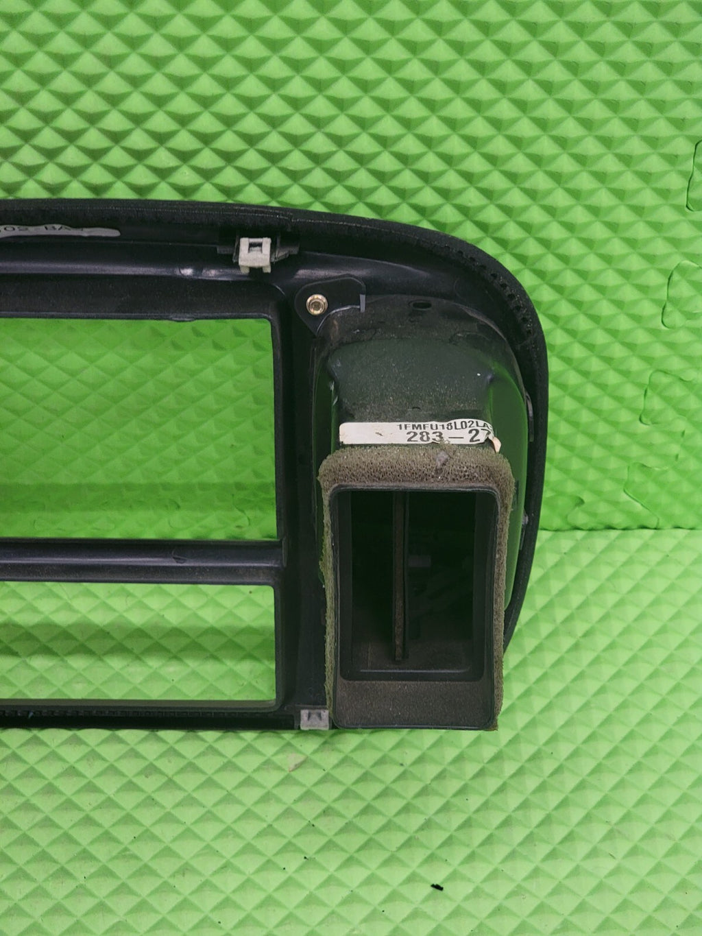 🔥97-03 Ford F150 Center Dash Radio Climate BEZEL Trim Panel Line Light Tan B1