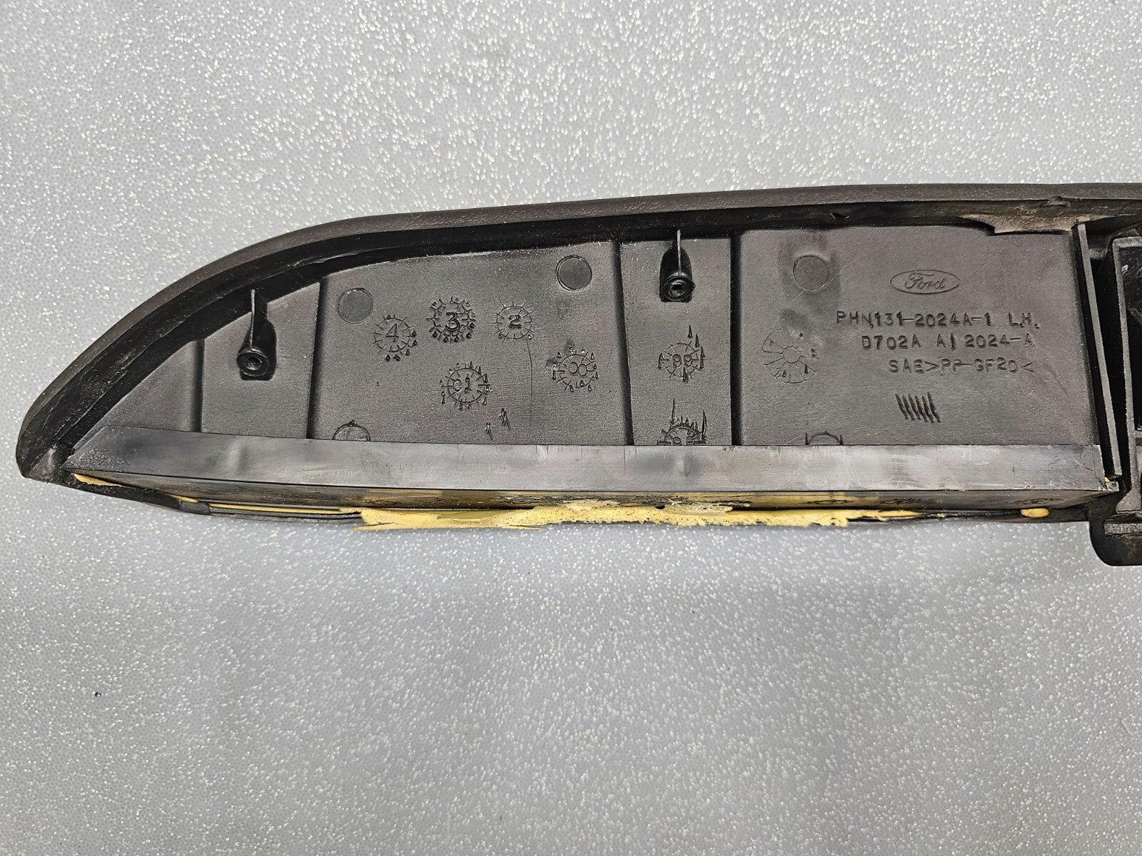 99-07 Ford F250 F350 EXCURSION DOOR PANEL ARMREST LEFT DRIVER HANDLE PULL BLACK