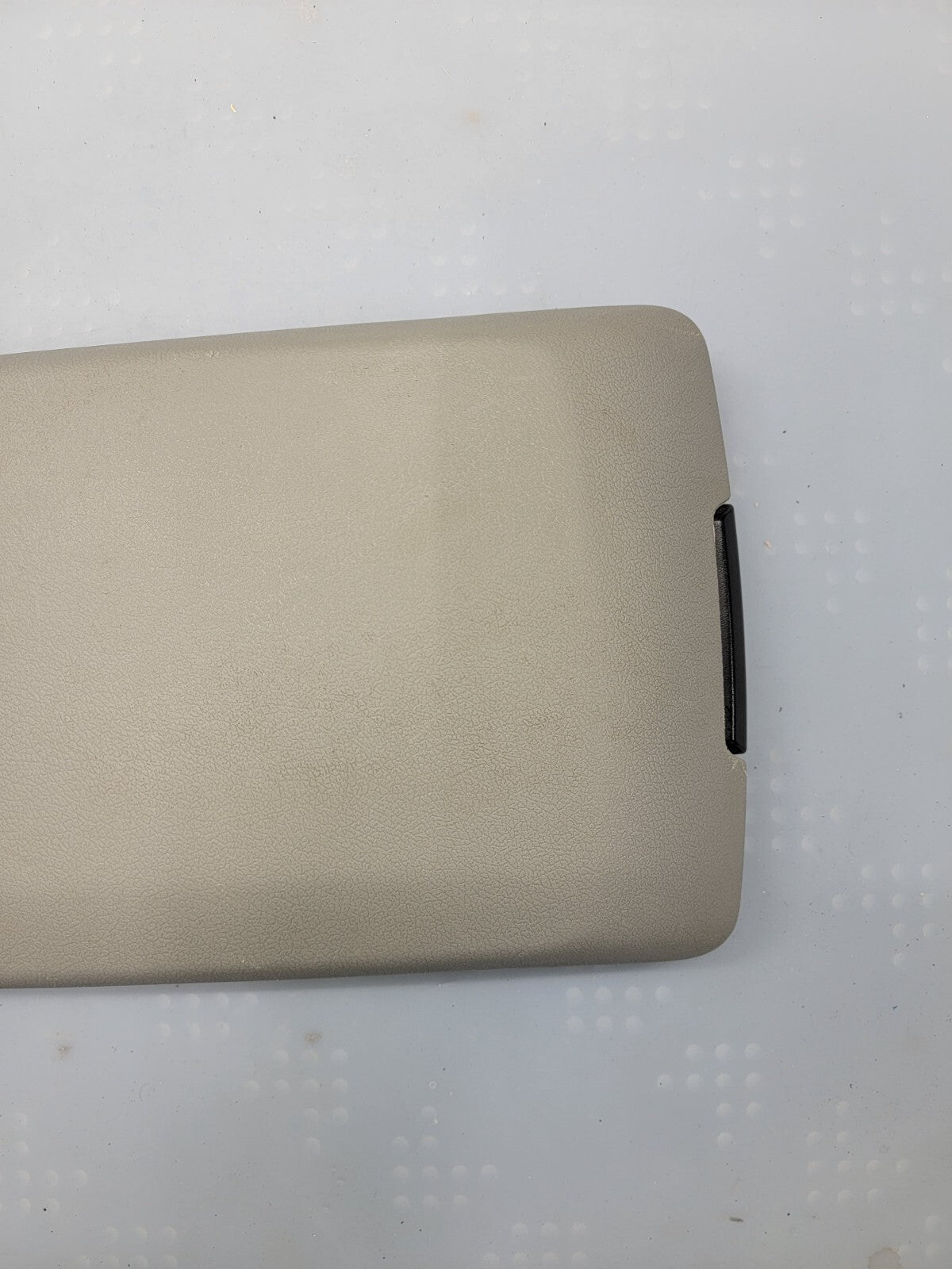 05-07 Chrysler 300 Dodge CHARGER Center Console ARMREST Lid Cover LIGHT GRAY L28