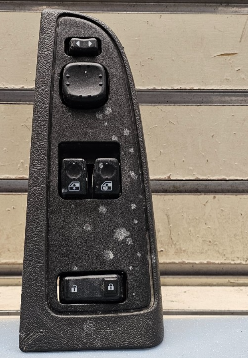 03-06 Silverado Sierra Power Left Driver Master Window Switch Assembly Black WS4
