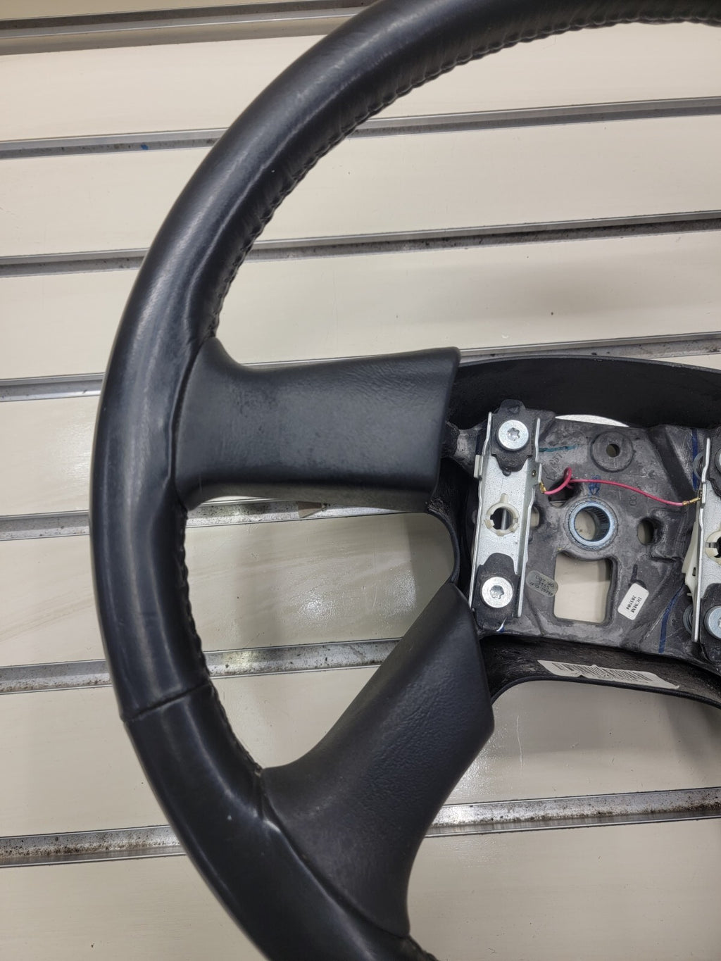 🔥03-06 SILVERADO SIERRA YUKON TAHOE SUBURBAN STEERING WHEEL LEATHER BLACK