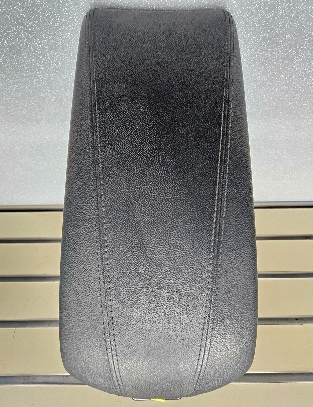 🔥11-14 HYUNDAI SONATA FRONT CENTER CONSOLE ARM REST LID COVER TOP PAD Black OEM