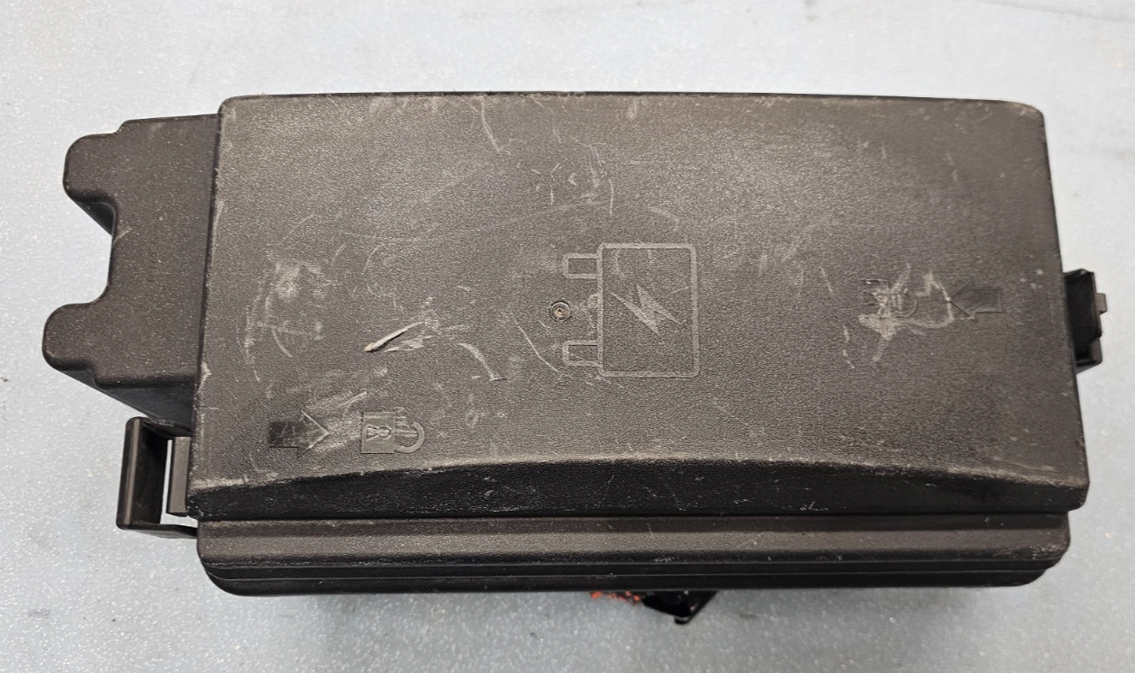 🔥04-06 Chevy Colorado GMC Canyon Fuse Box Engine Relay Body Control Module OEM