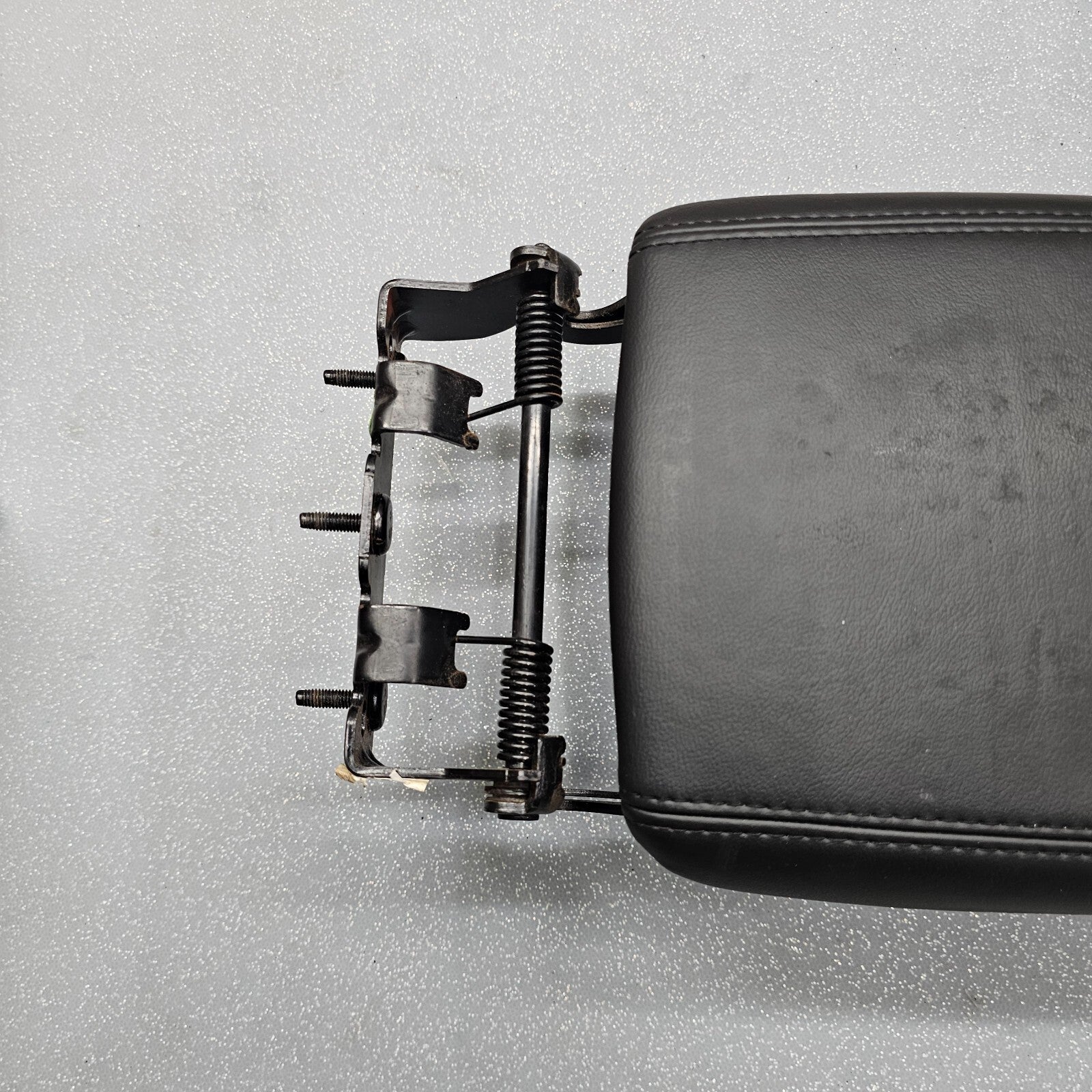 🔥10-16 Cadillac SRX Center Console Cover Lid Arm Rest Top Pad Assembly Black