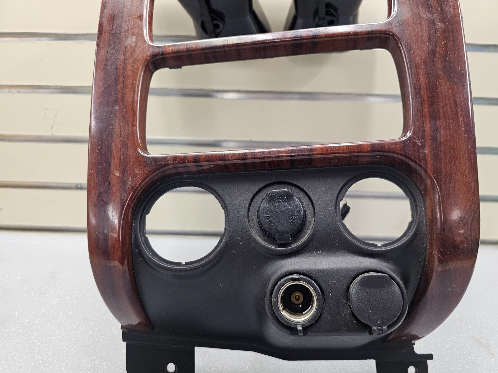 03-08 ENVOY XL FRONT RADIO DASH SURROUND BEZEL TRIM PANEL CLIMATE WOODGRAIN B45