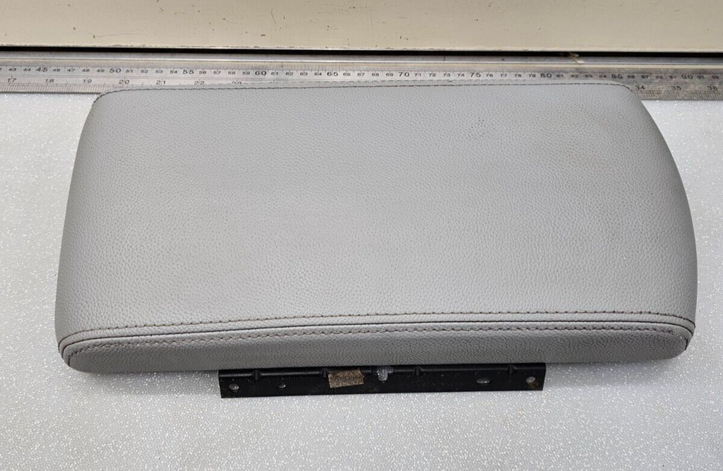 🔥04-09 Dodge DURANGO Center Console ARMREST LID Compartment Top LIGHT GRAY L5