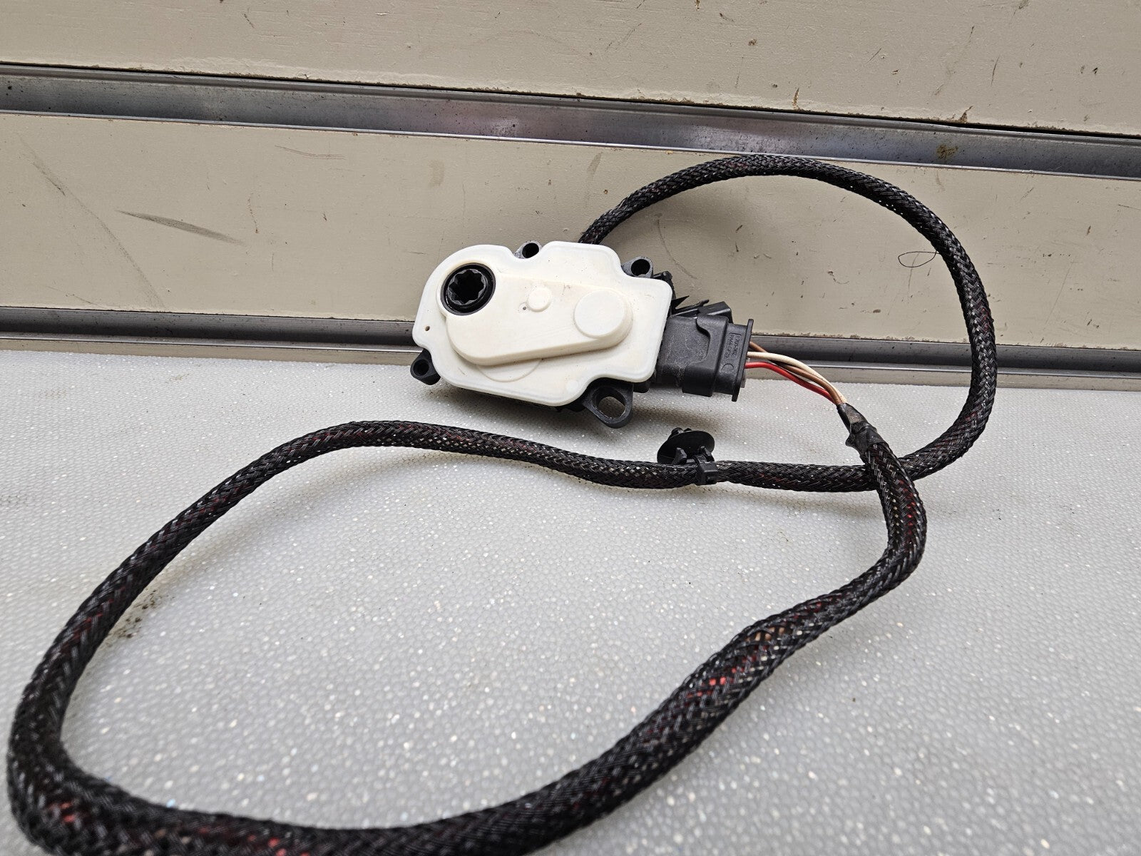 2013-2016 Ford Fusion Focus Grille Active Shutter Motor Actuator Assembly OEM