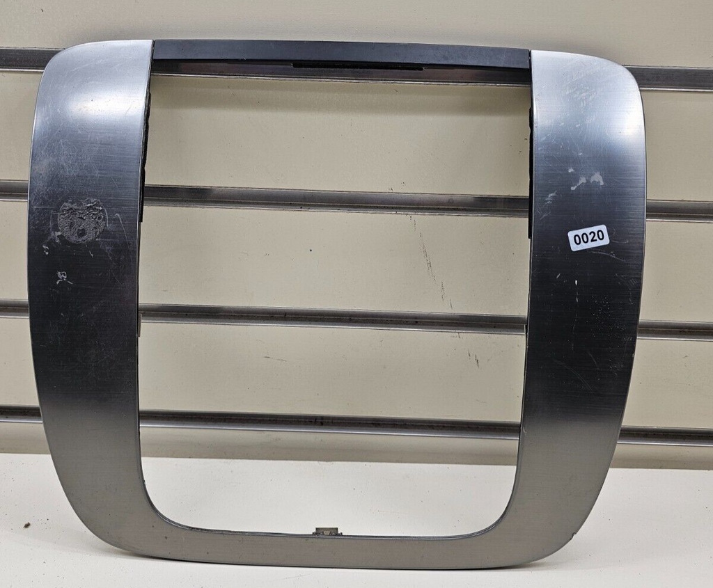 🔥07-13 SILVERADO TAHOE YUKON FRONT CENTER DASH RADIO BEZEL TRIM ASSEMBLY SILVER