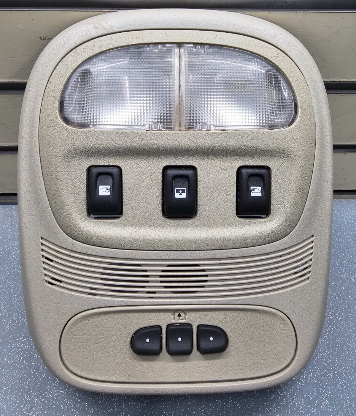 🔥02-09 TRAILBLAZER ENVOY OVERHEAD CONSOLE DOME LIGHT MAP STORAGE ASSEMBLY TAN