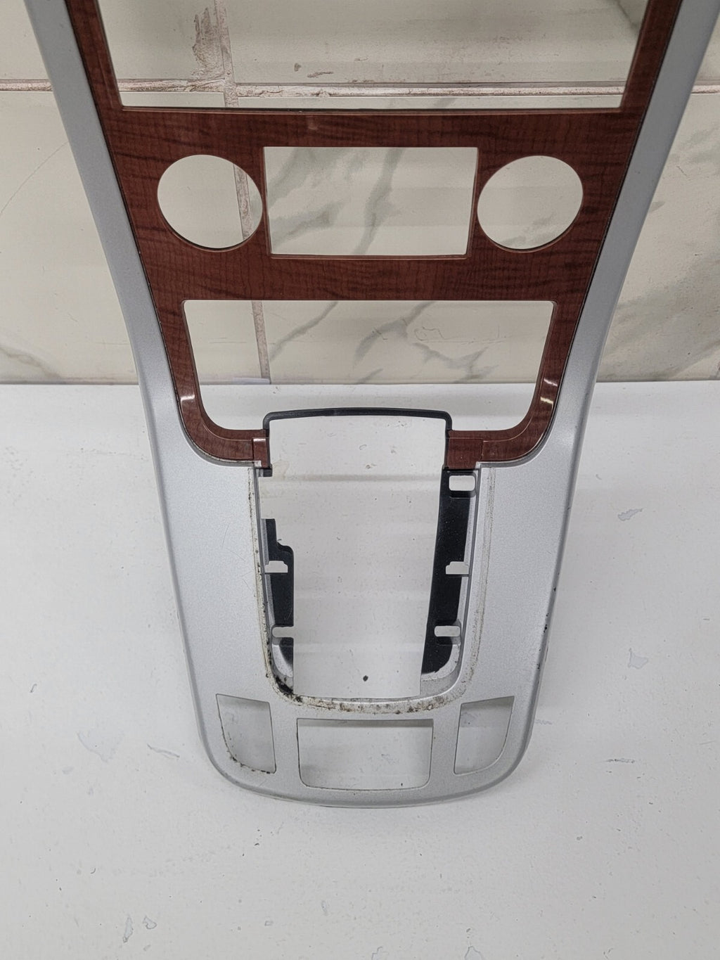 07-09 Chevrolet Equinox Center Dash Radio Climate Bezel Surround Trim silver