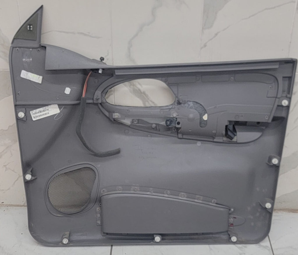 🔥02-09 CHEVY TRAILBLAZER Door Panel  Front LEFT Driver armrest GRAY - silver D8