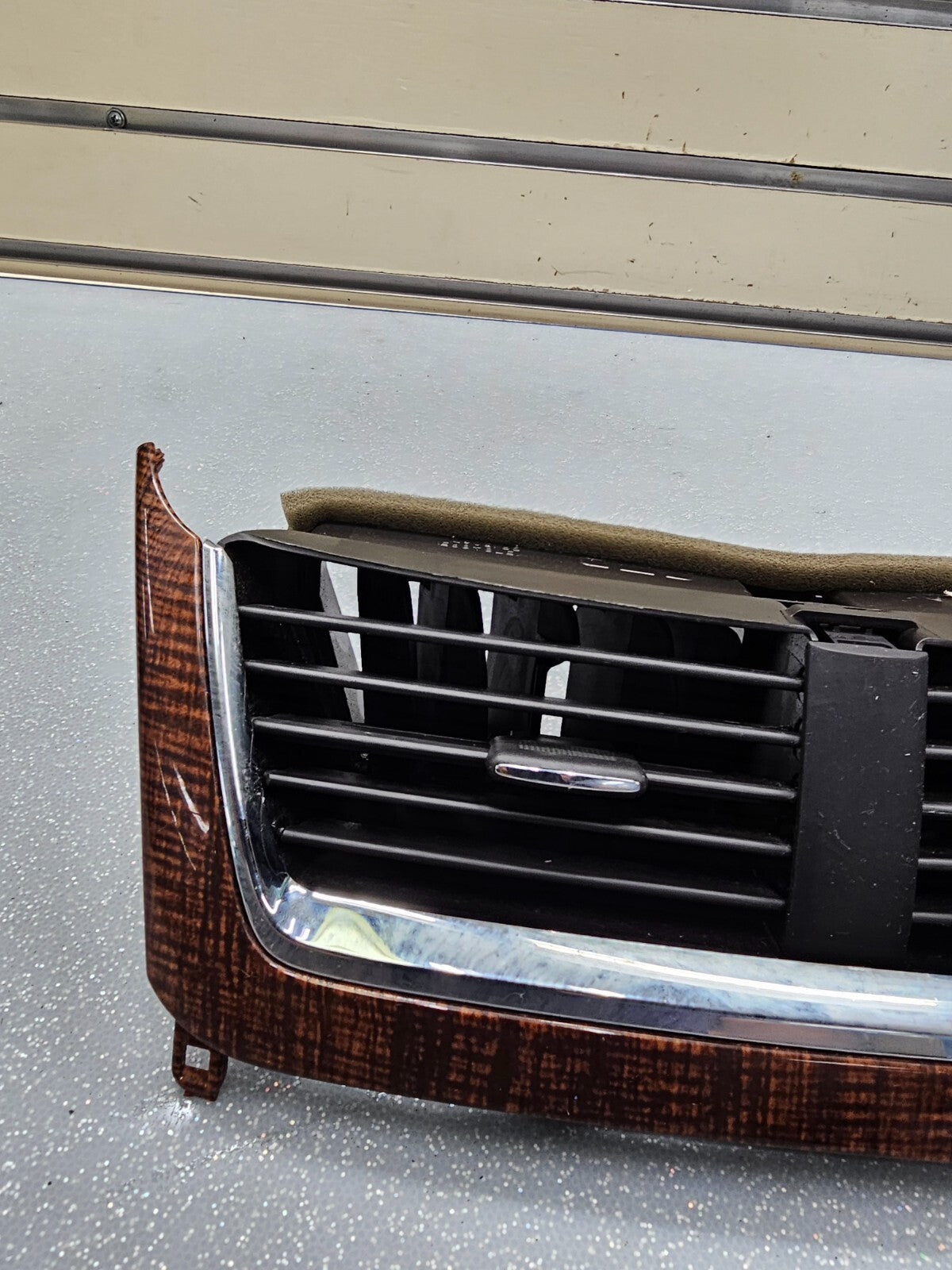 🔥2008 - 2012 Chevrolet Malibu Center Dash Double Air Vent BEZEL WOODGRAIN
