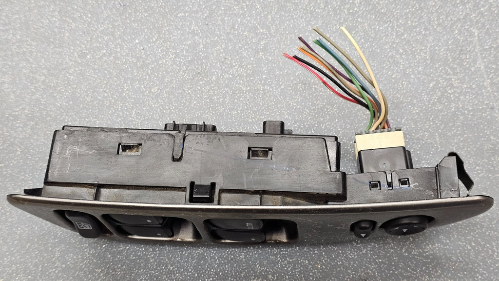 04-07 MALIBU LEFT DRIVER MASTER POWER WINDOW DOOR CONTROL SWITCH ASSEMBLY SILVER